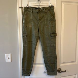 Evereve olive green ankle length cargo pants - size 30